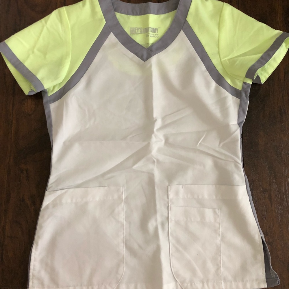 2 greys tops